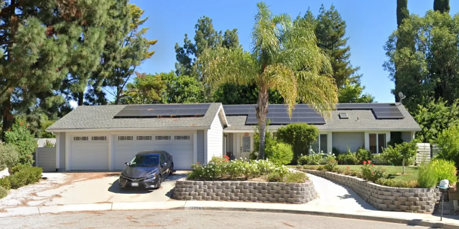 Exterior view of Applegate @ Drummond Place residential care home in Thousand Oaks, California