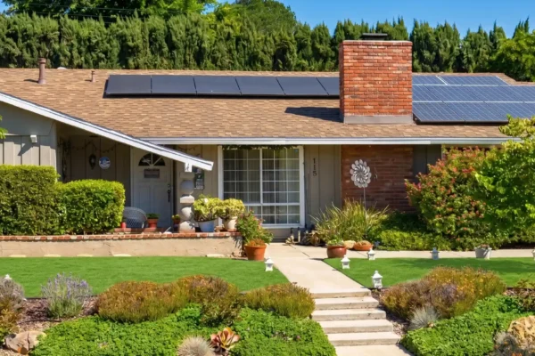 Exterior of Brio Manor Board and Care building at 115 Thames Street, Thousand Oaks, California.